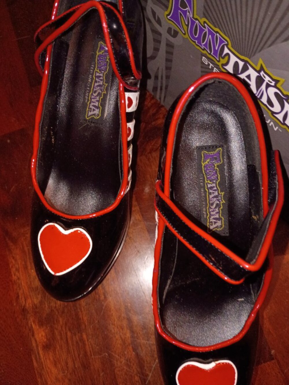 Funtasma Queen of Hearts Pumps - Picture 3 of 3